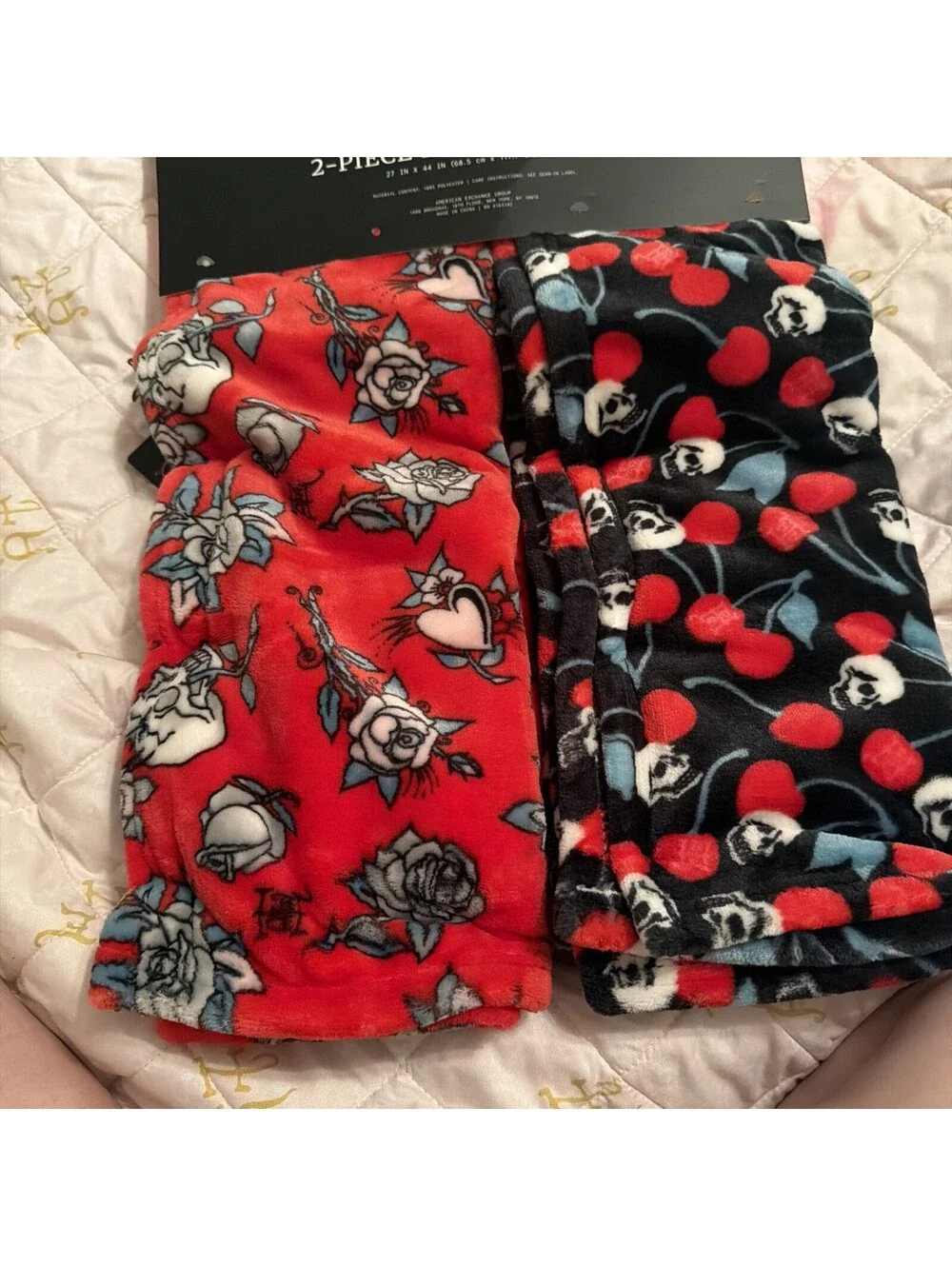 ED HARDY PET 2 Pc Pet Throw Set Skull Cherries 27x44